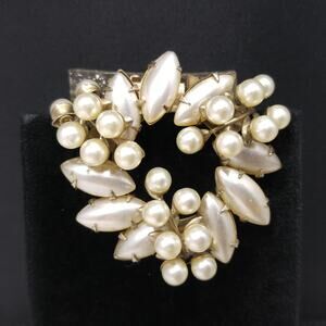 Vintage Wedding Hair Comb, Faux Pearls , 1950s, Bridal Hair Accessory, 2 Inches